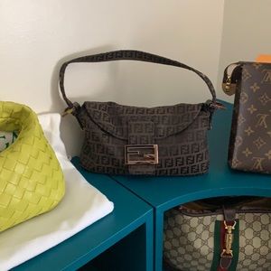 Fendi baguette * PRICE FIRM